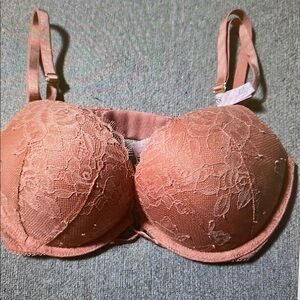 Lace Underwire Bra in Peach